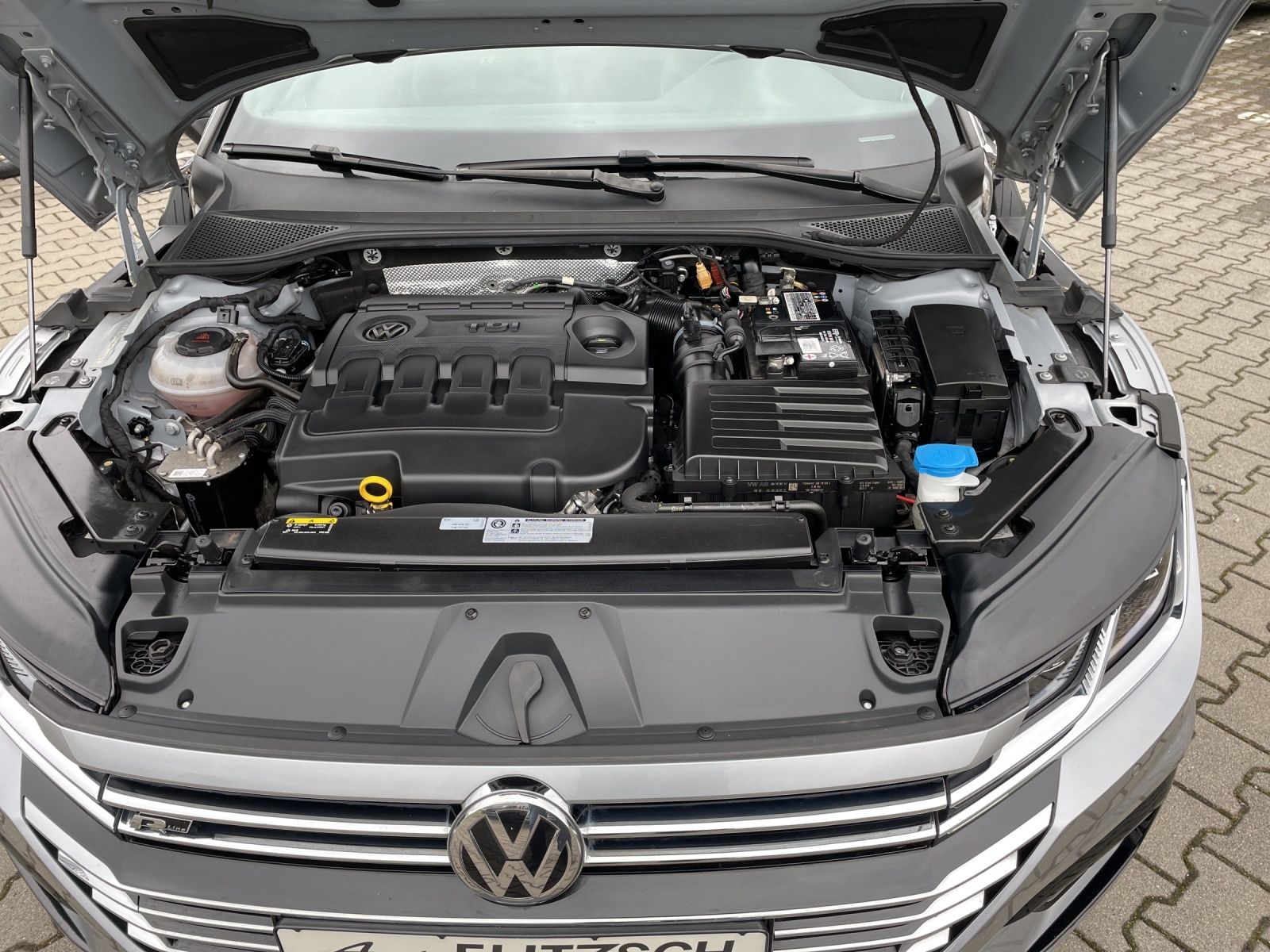 Fahrzeugabbildung Volkswagen Arteon R-Line TDI DCC LEDER DYNAUDIO NAVI ACC