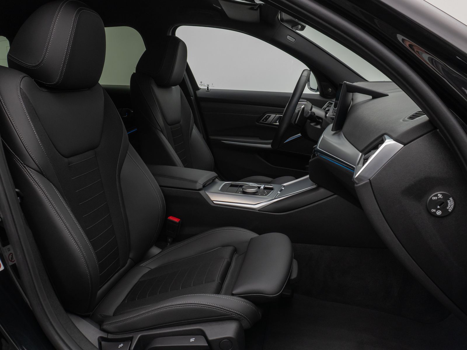 Fahrzeugabbildung BMW 330i xD Kamera HUD H/K ACC Komfort Alarm Sport