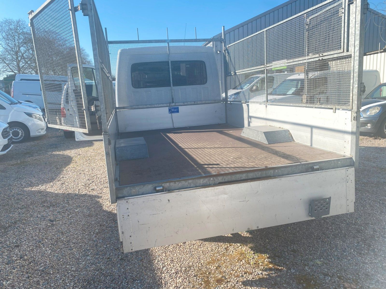 Fahrzeugabbildung Renault Master III PritscheDoka,AHK1Hd,Laubschutzugitter