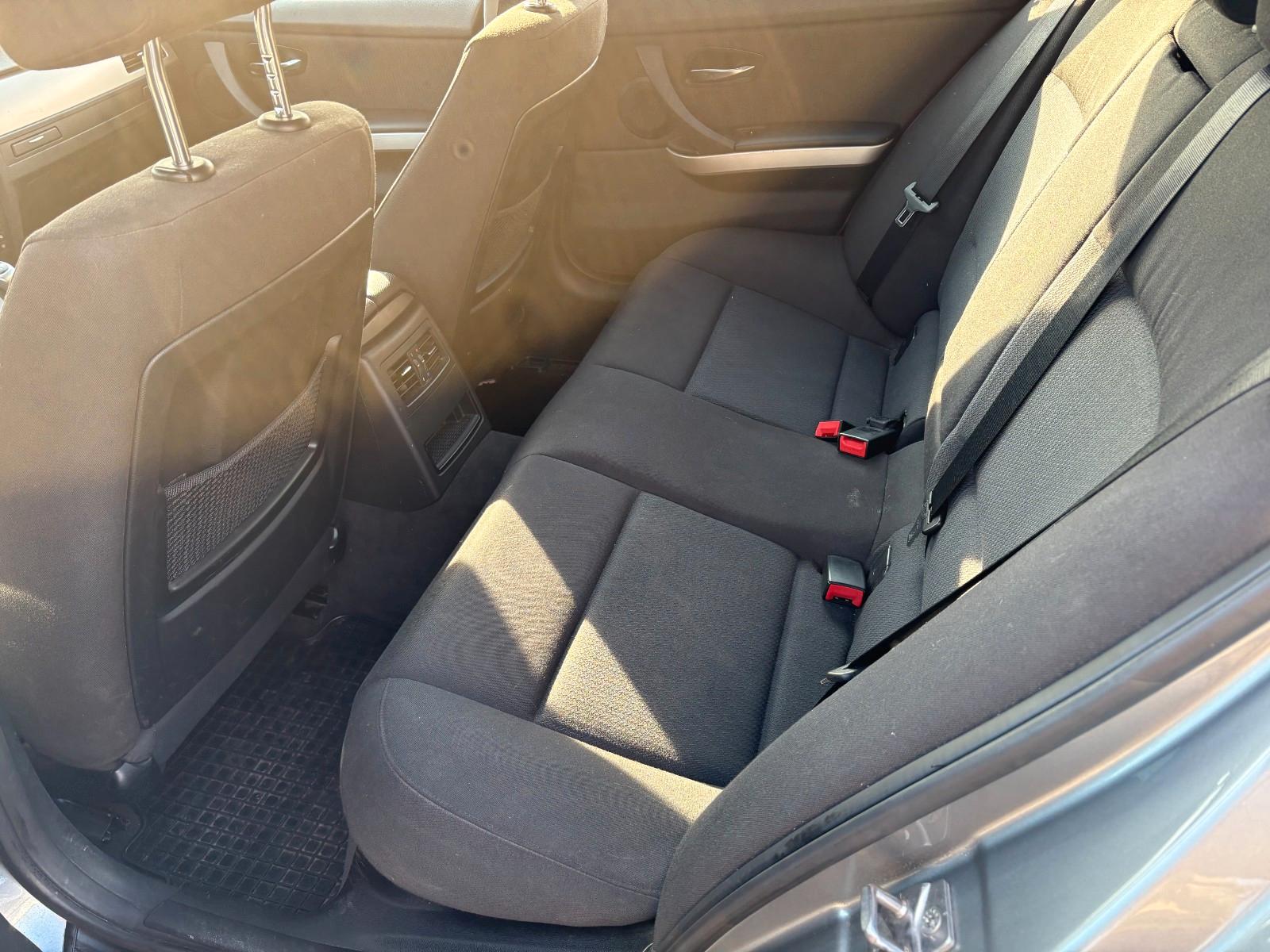 BMW 318 2012 — photo 9