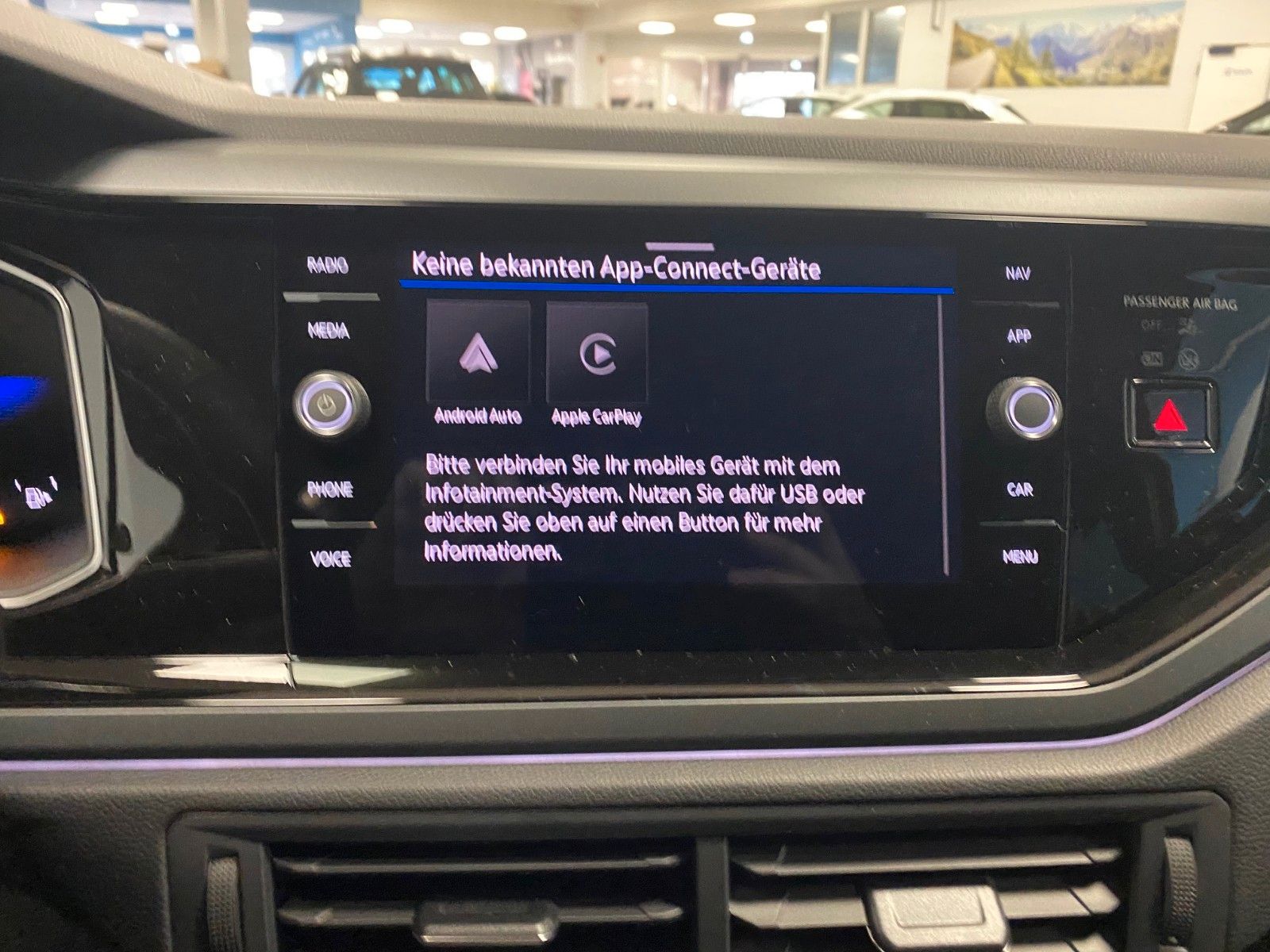 Fahrzeugabbildung Volkswagen Taigo 1.5 TSI DSG R-LINE+Black Style+ACC+Matrix+