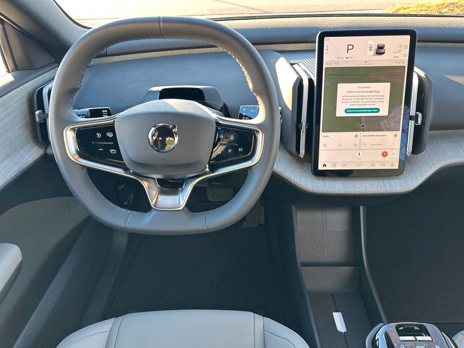 Fahrzeugabbildung Volvo EX30 Plus 2WD Pure Electric Extended Range, ACC