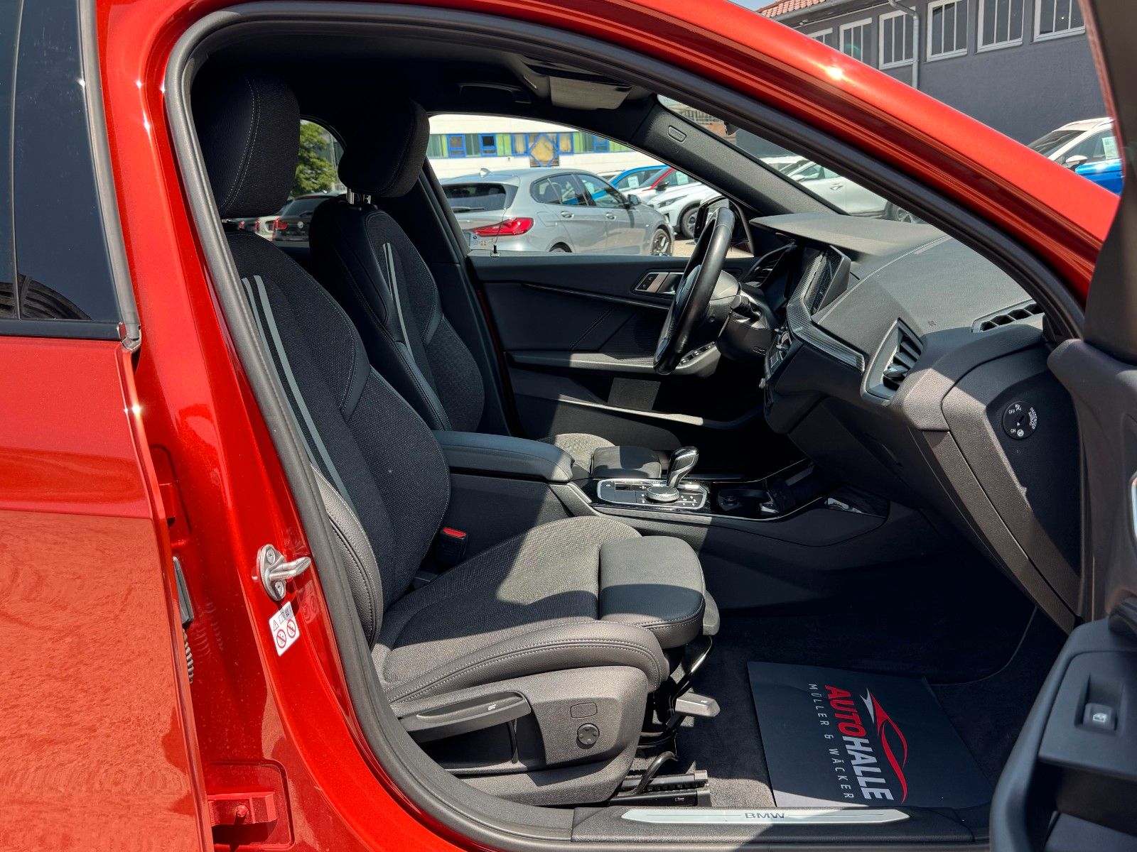 Fahrzeugabbildung BMW 118i Steptr Sport Line LCProf Shadow PDC SHZ