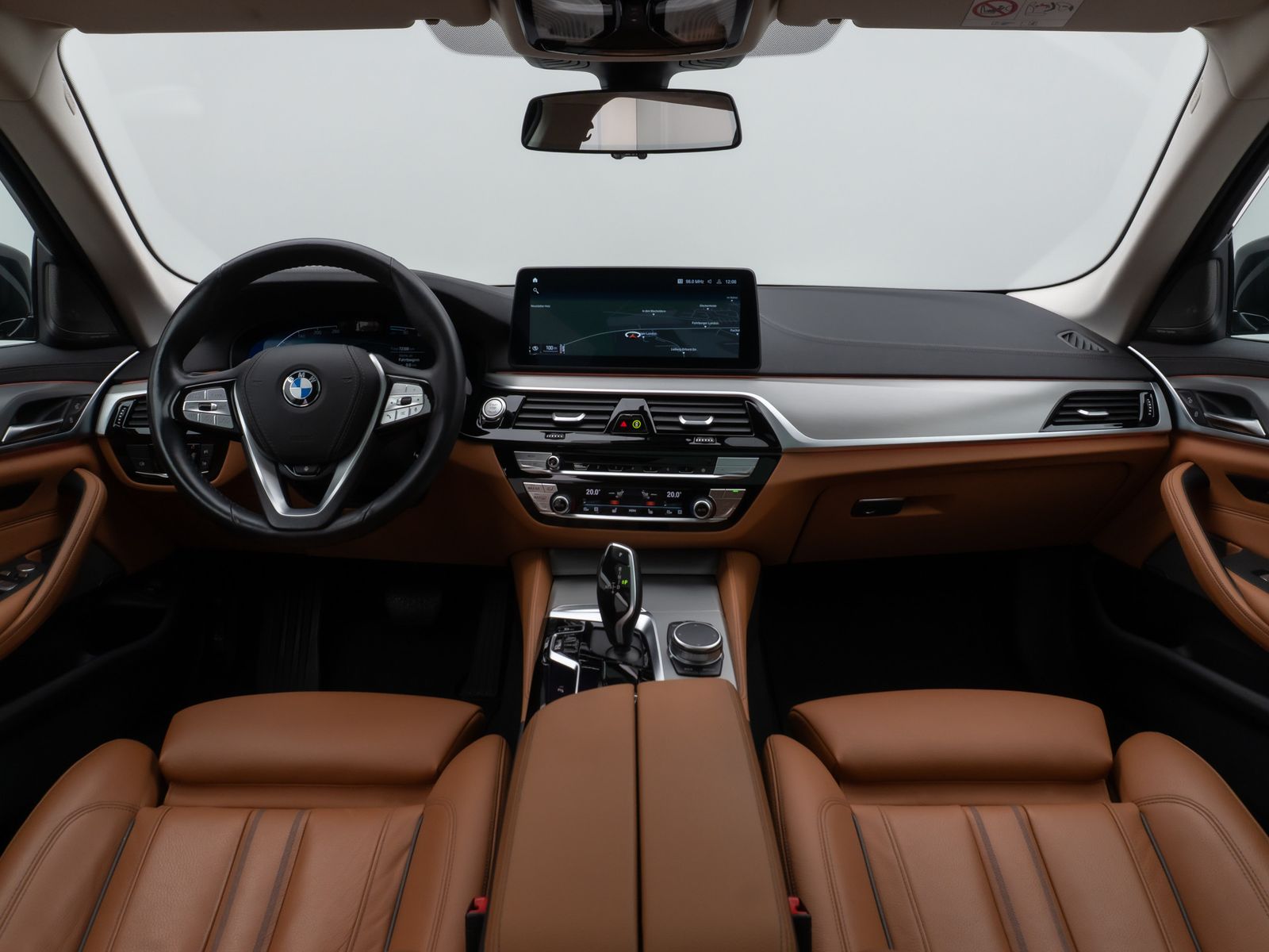 Fahrzeugabbildung BMW 520d xD LuxuryLine Panorama Laser TV HUD DAB H/K