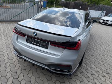 BMW 750 - 6