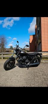 Moto Guzzi V9 Bobber - Offers