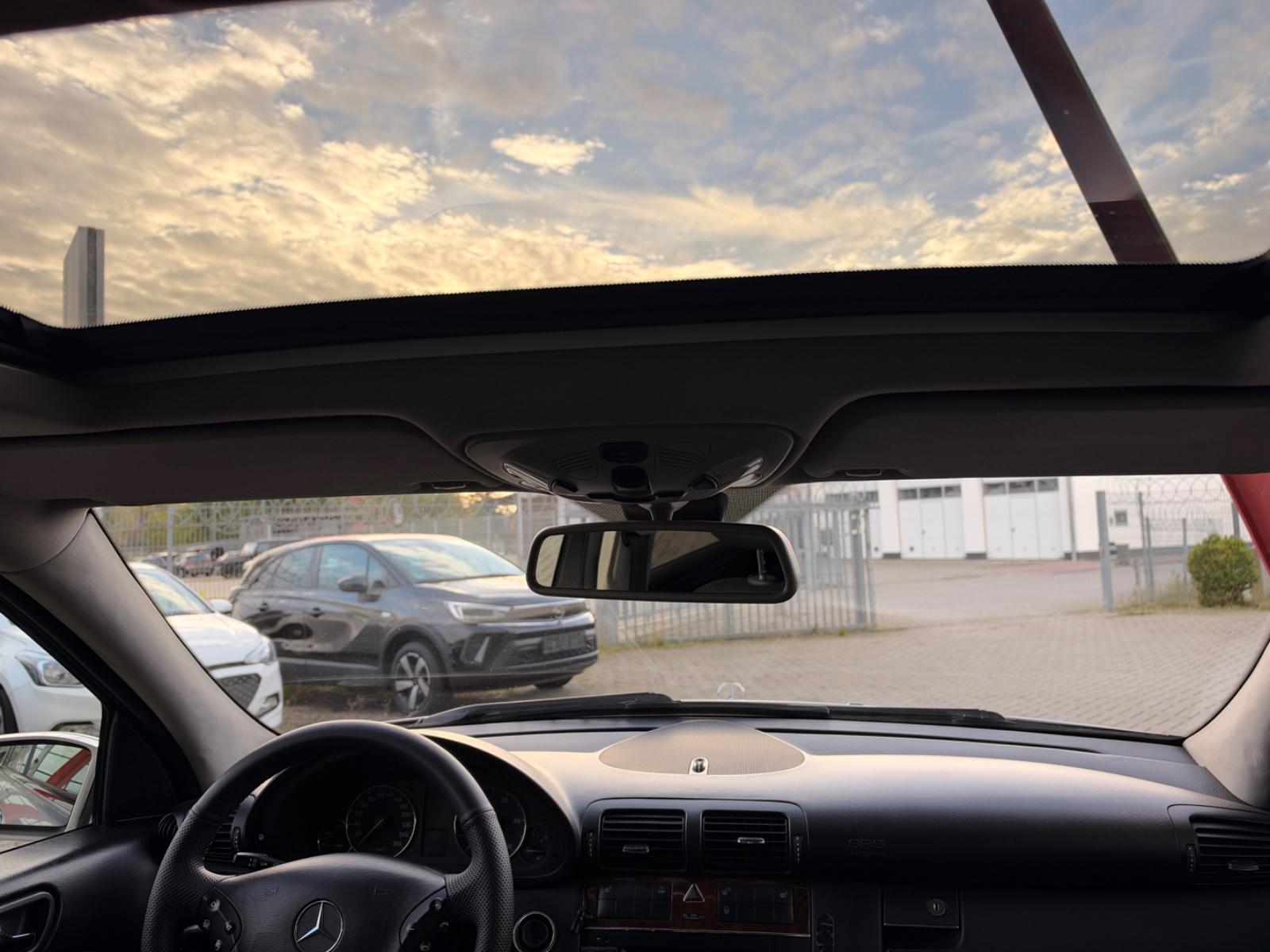 Mercedes-Benz C220 2005 — photo 7