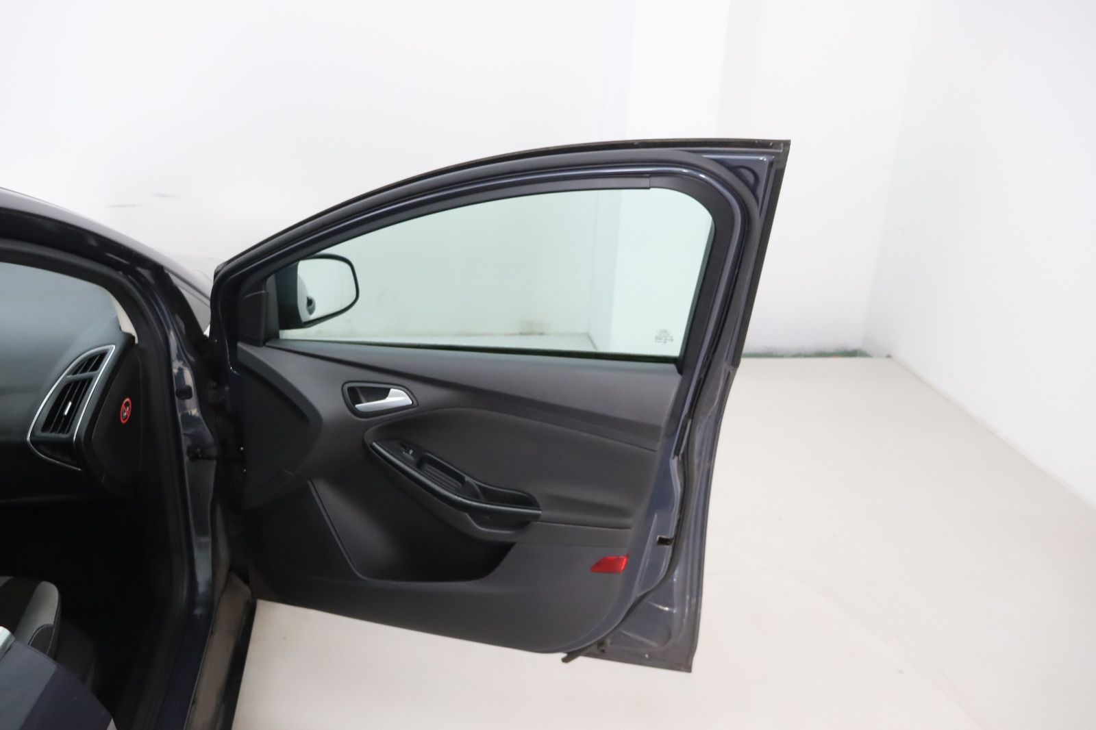 Fahrzeugabbildung Ford Focus 1.0 econetic Turnier Champions League