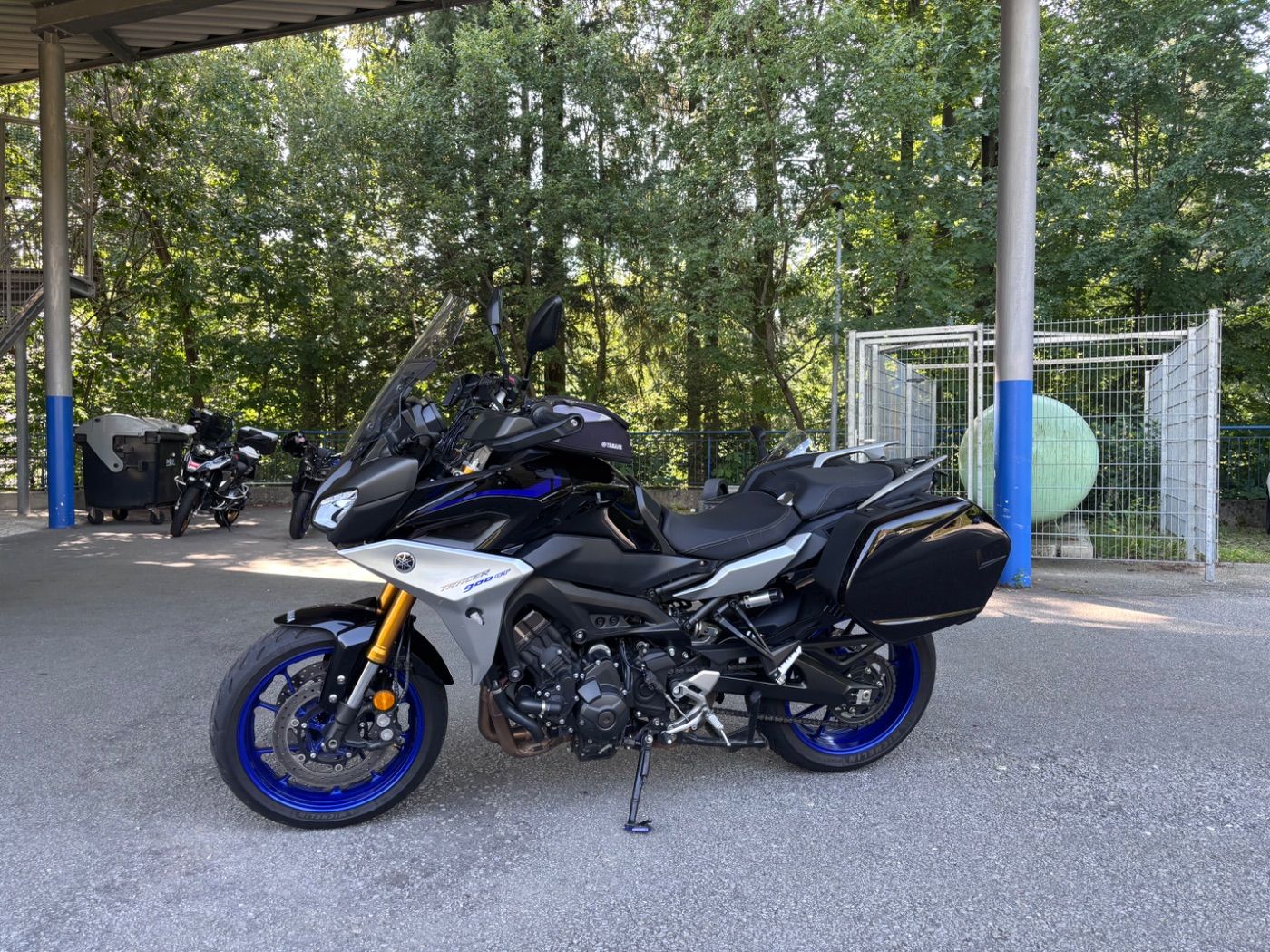 Fahrzeugabbildung Yamaha Tracer 900 GT, Tieferlegung 2,5cm. viel Zubehör,
