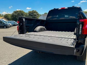 Ford F 150 Lightning Flash gr Batterie im Vorlauf+11