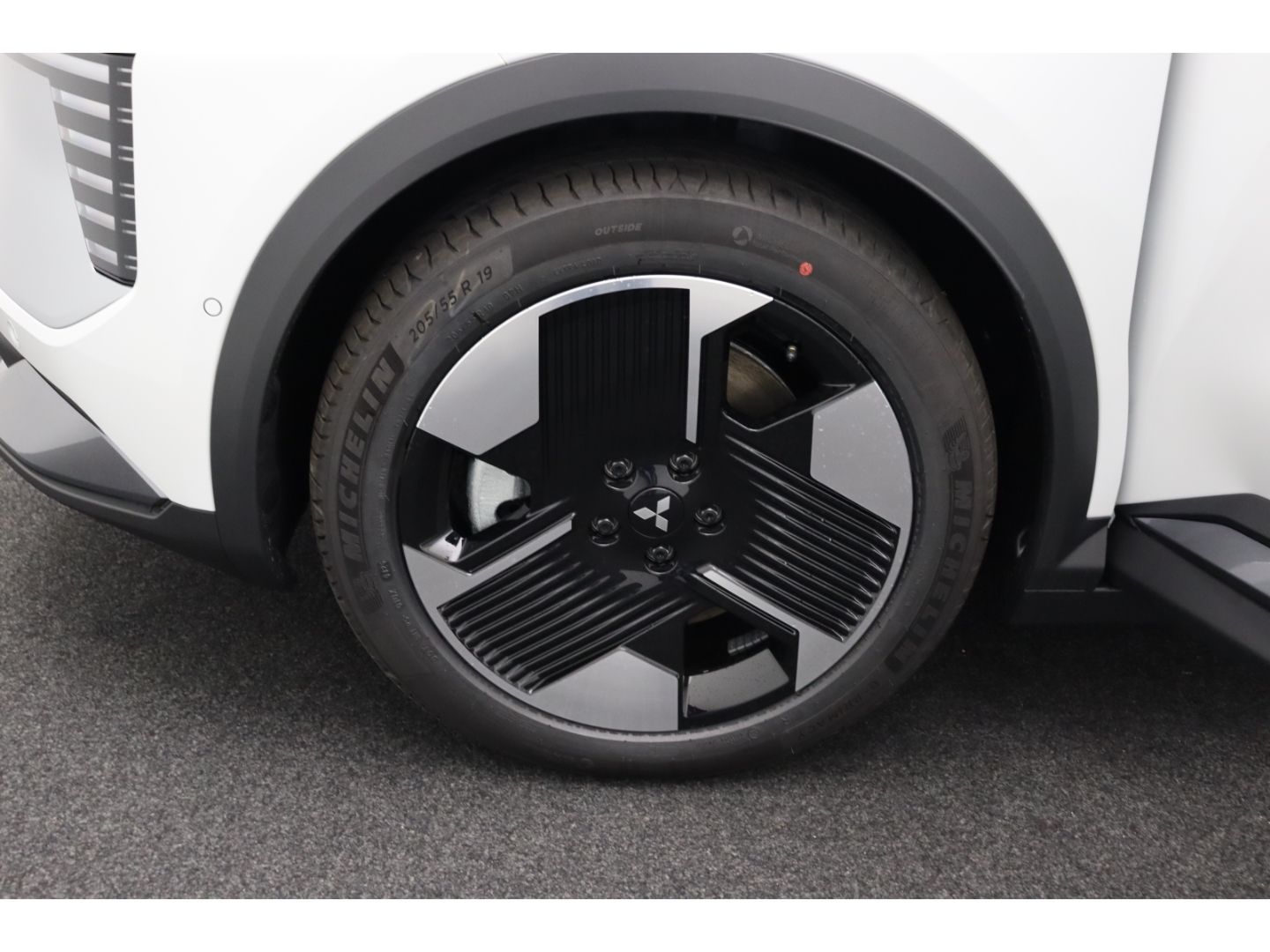 Fahrzeugabbildung Mitsubishi Eclipse Cross Diamant Plus 11 KW ACC LED SHZ