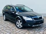 Skoda Octavia Scout 4x4 2.0 TDI +AHK+BT+4xSHZ+XENON+ - Skoda Octavia: Allradantrieb, 2.0