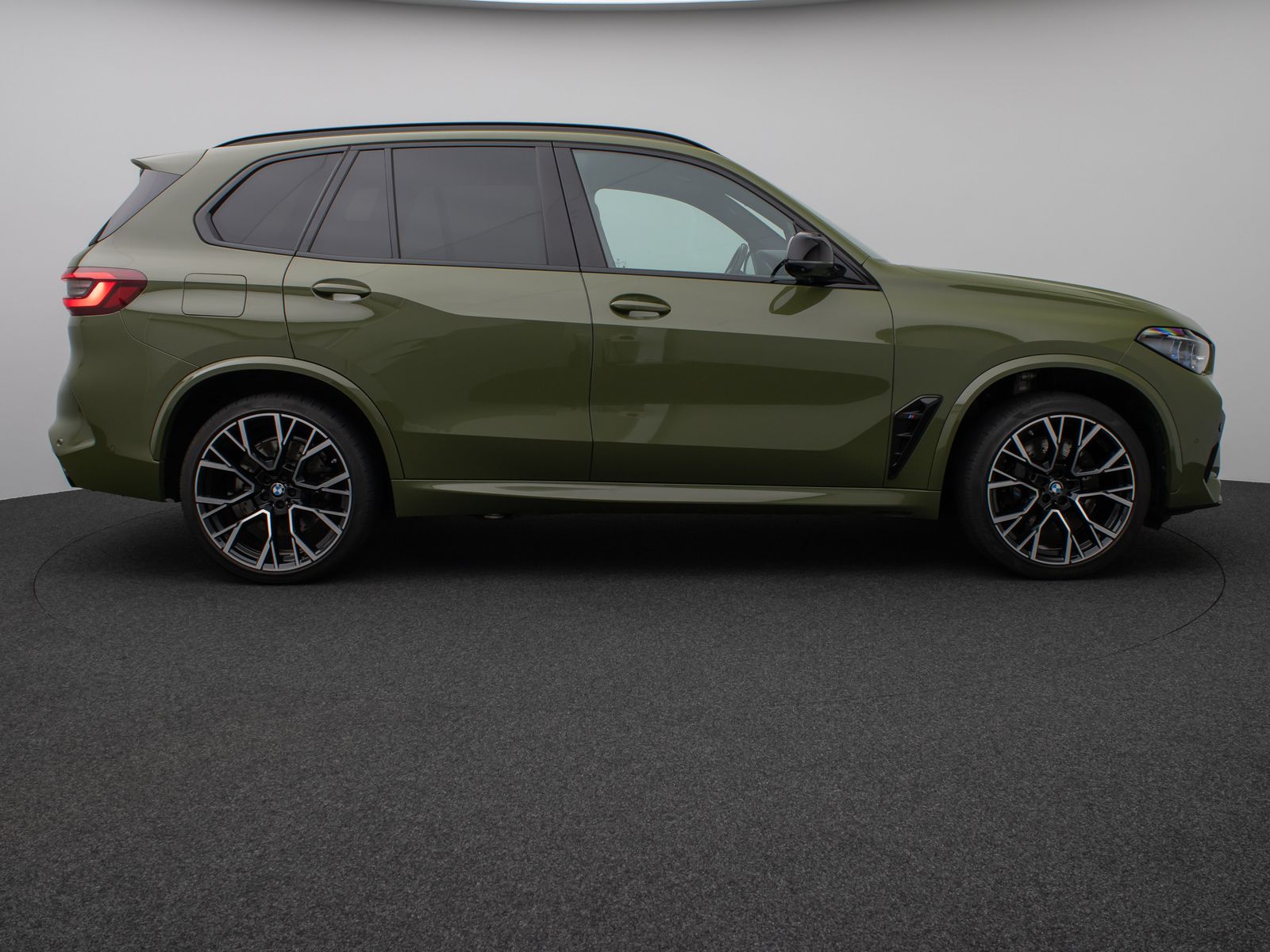 Fahrzeugabbildung BMW X5 M Competition Panorama 360°B&W IndividualVoll