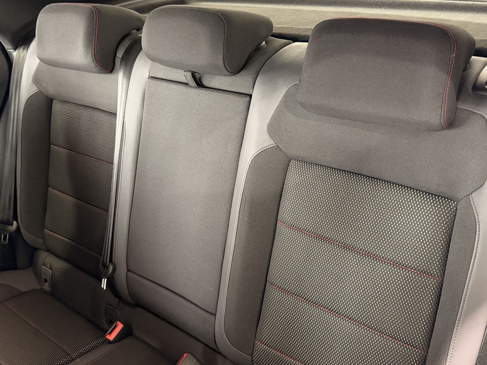 Fahrzeugabbildung Volkswagen T-Roc 1.5 TSI*Sport*LED*ACC*SHZ*Navi*