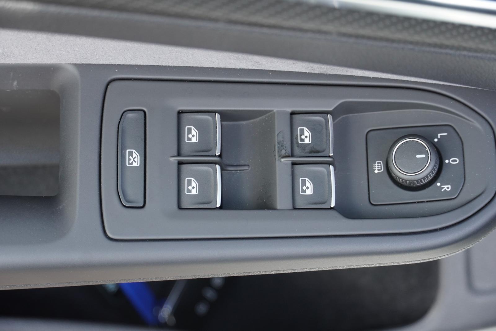 Volkswagen Golf R VIII Variant 2.0 TSI 4M DSG LED ACC Navi, миниатюра 28