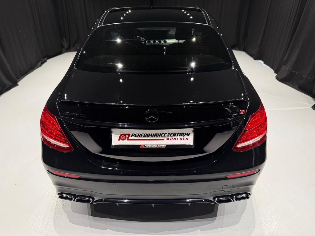 Mercedes-Benz E 63 AMG