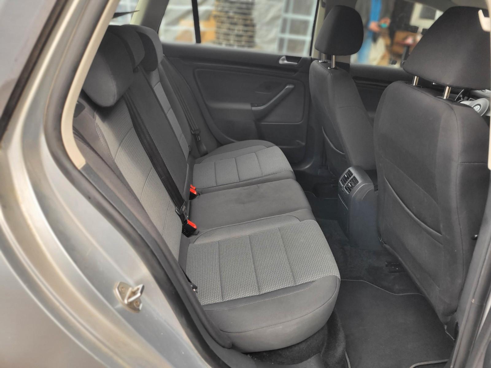 Volkswagen Golf 2011 — photo 13