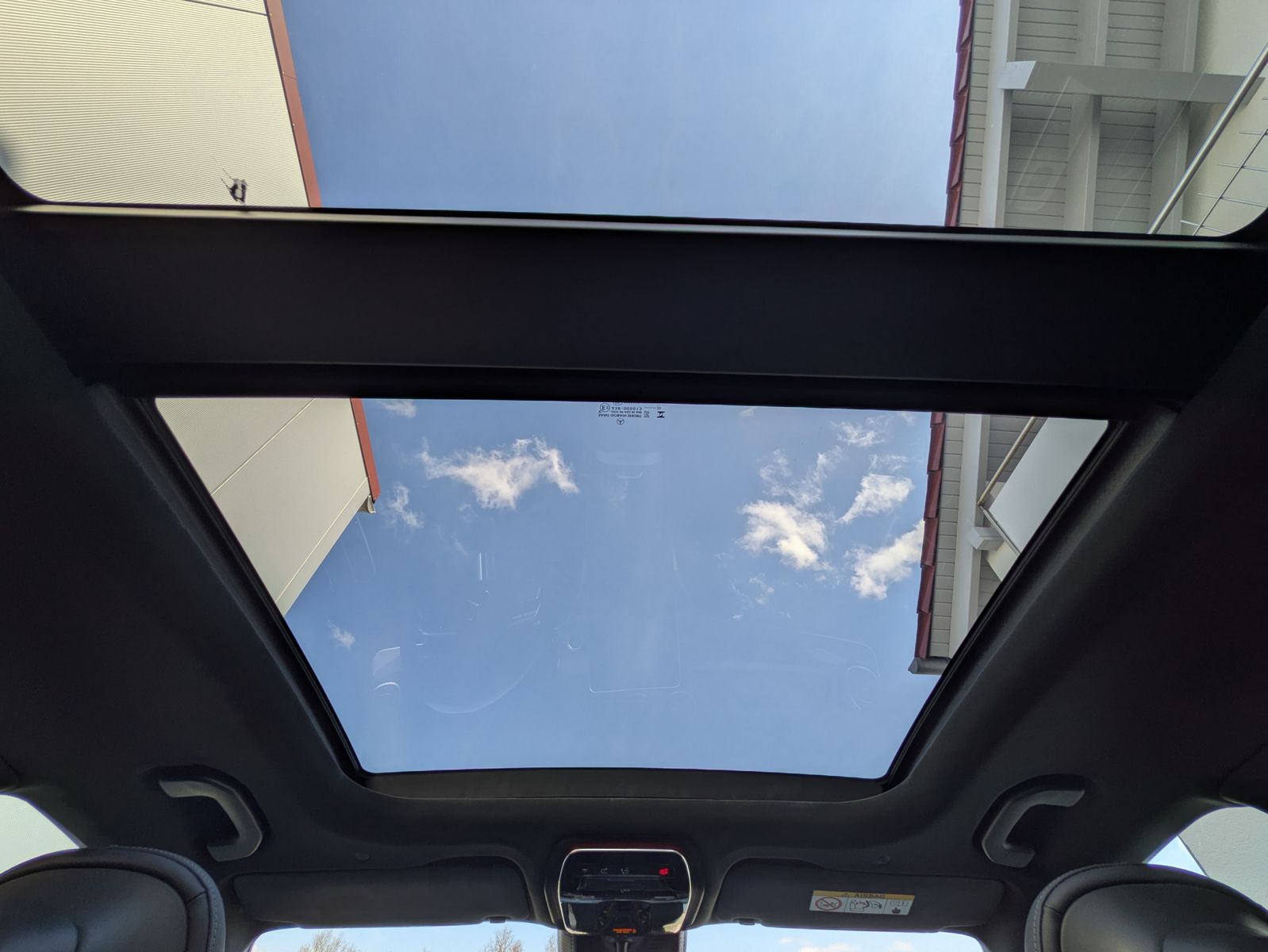 Fahrzeugabbildung Mercedes-Benz GLC 300 d 4M AMG PANO*DIGITAL-LIGHT*ACC*AHK*20"