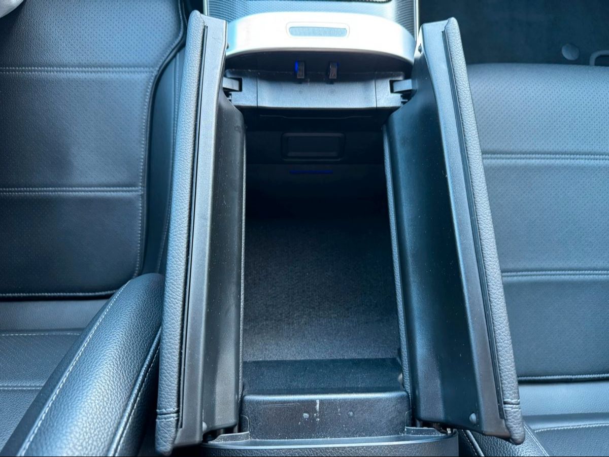 Fahrzeugabbildung Mercedes-Benz C 300e T Avantgarde AHK+Distr+Night+Ambiente+RFK