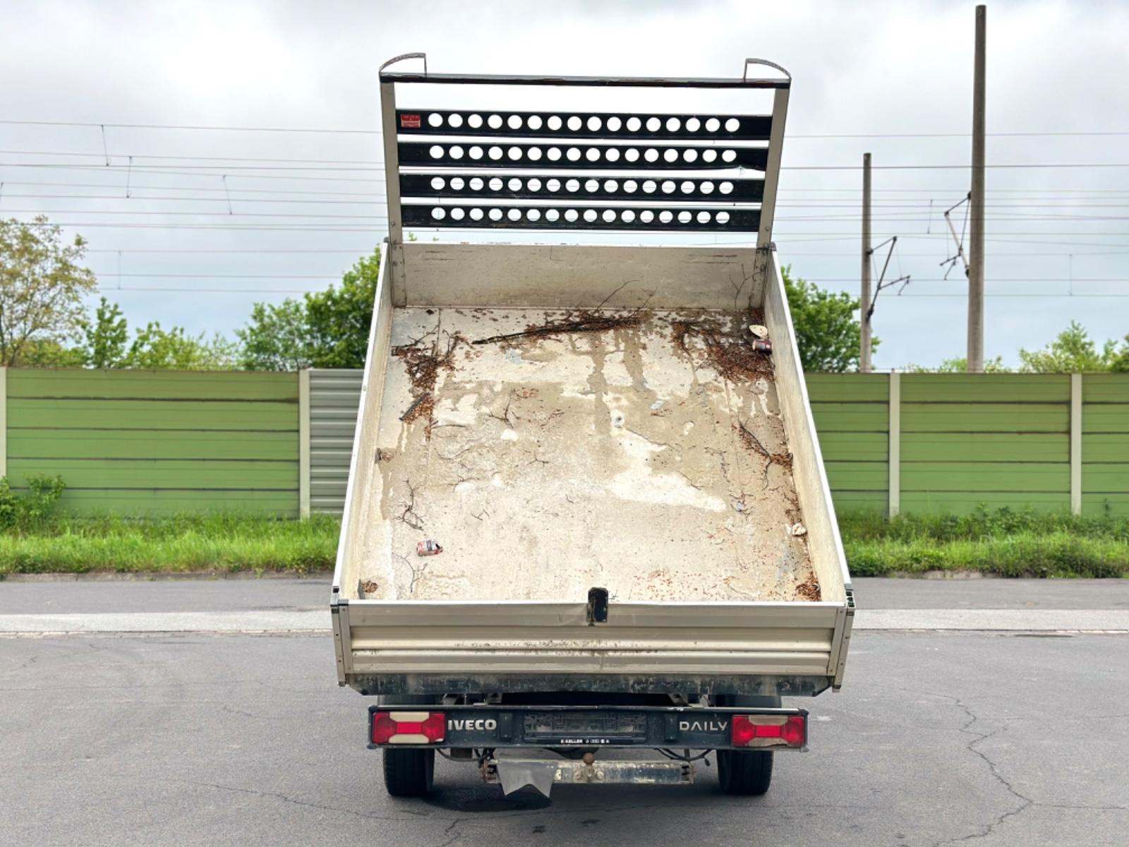 Iveco Daily Dreiseitenkipper Doppelkabine 7 Sitz