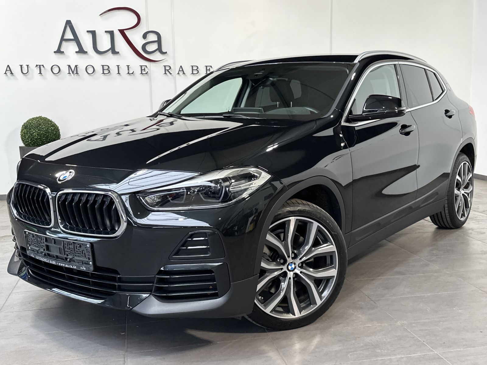 Fahrzeugabbildung BMW X2 sDrive20d Advantage NAV+LED+SHZ+HUD+H&K+ACC