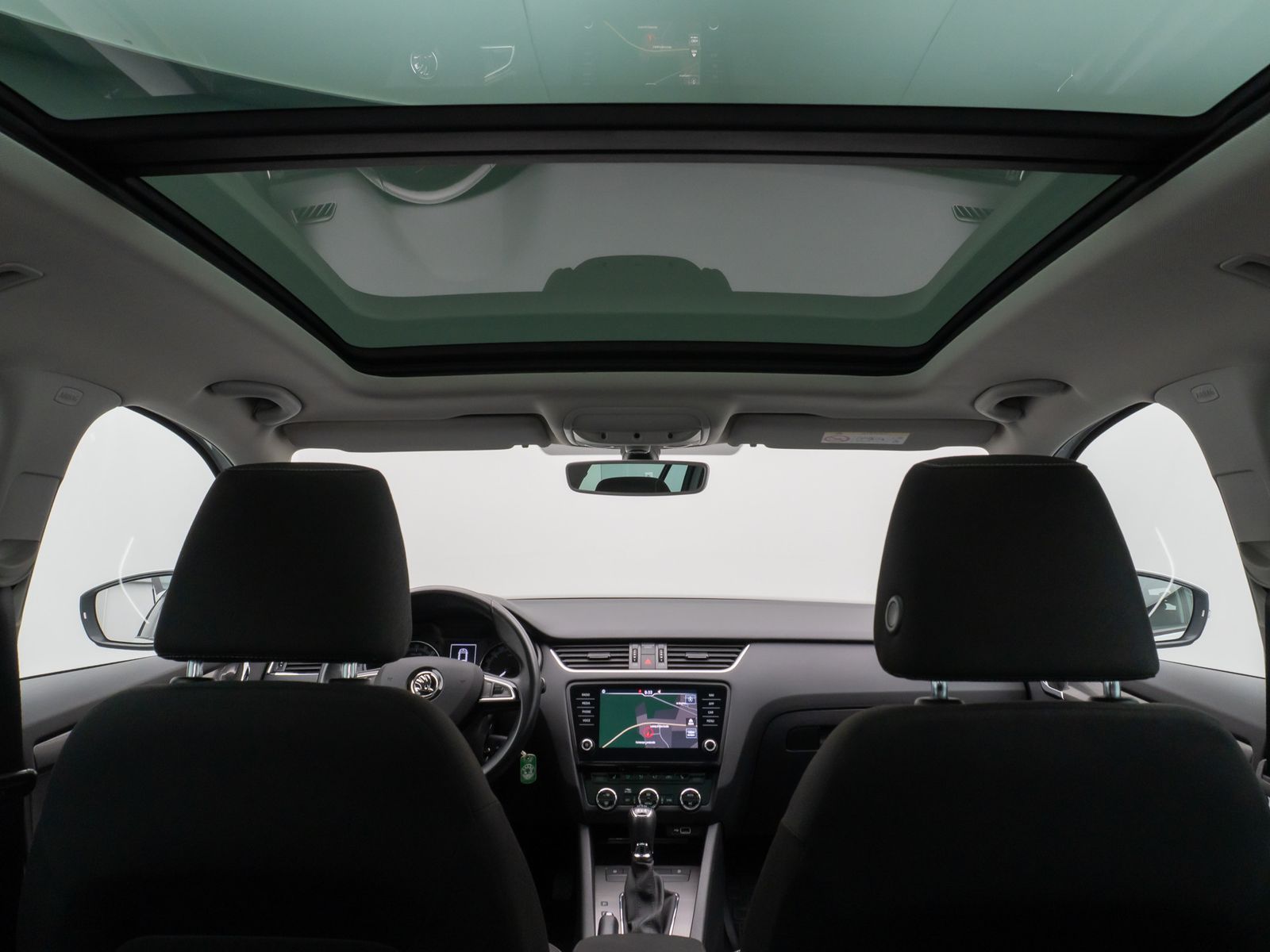 Fahrzeugabbildung SKODA Octavia Combi Clever 4x4 Aut. Panorama AHK 8Fach
