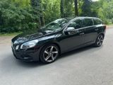 Volvo V60 Kombi R-Design orig.74tkm Leder Navi - Volvo V60 mit Benzin-Antrieb: Navigationssystem, Kombi