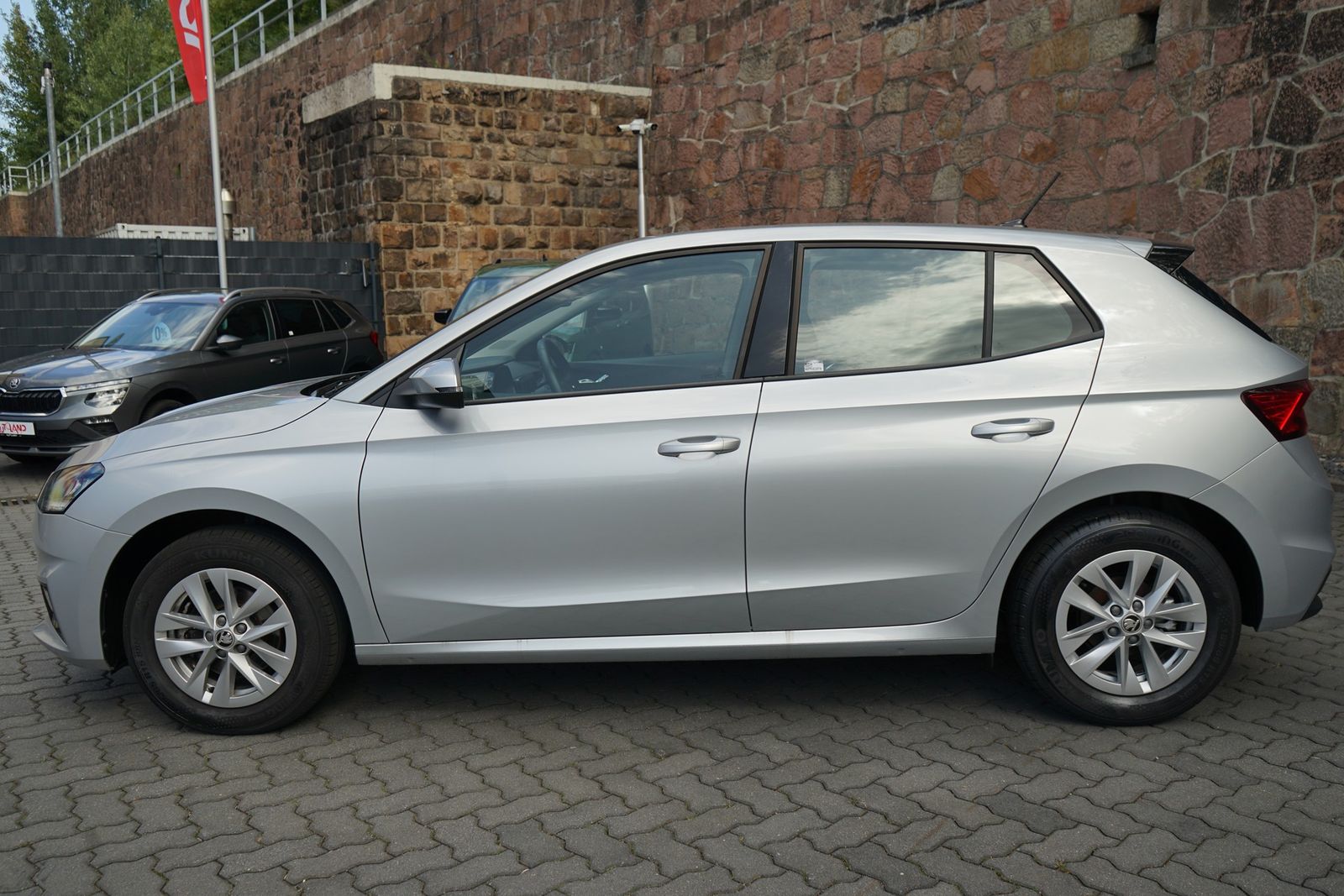Skoda Fabia 1.0 TSI DSG LED Klima SmartLink Kamera DAB imagem 3