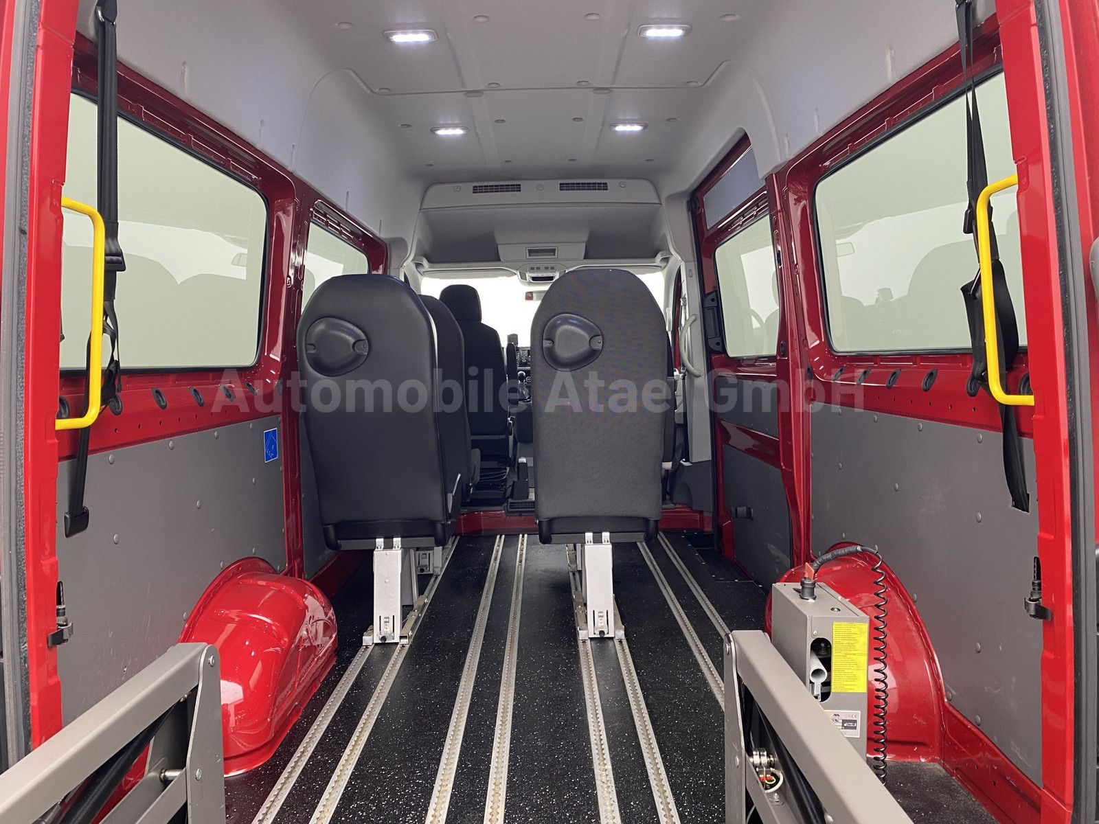 Fahrzeugabbildung Volkswagen Crafter 35 Kombi *ROLLSTUHL-LIFT* 6-SITZE (2565)