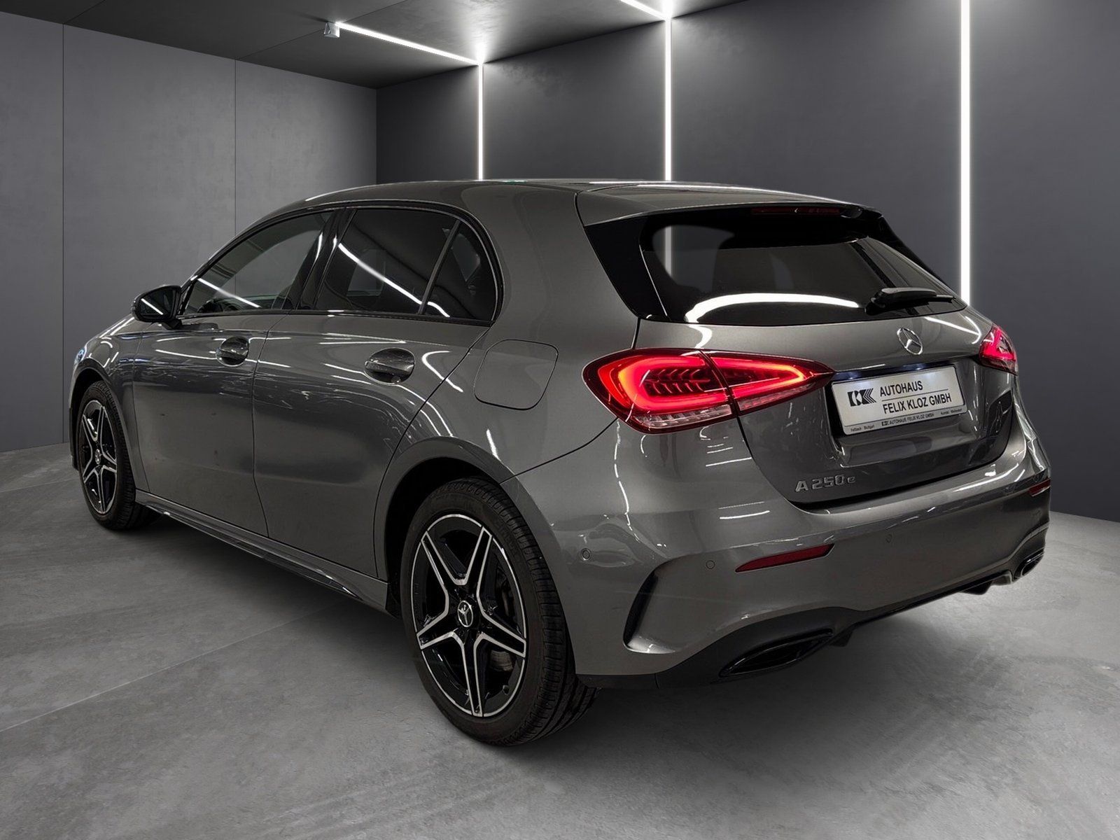 Fahrzeugabbildung Mercedes-Benz A 250 e AMG*Distronic*Panorama*AHK*Burmester*LED