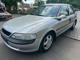 Opel Vectra 1.8 16V Elegance - Opel Vectra Gebrauchtwagen in Berlin