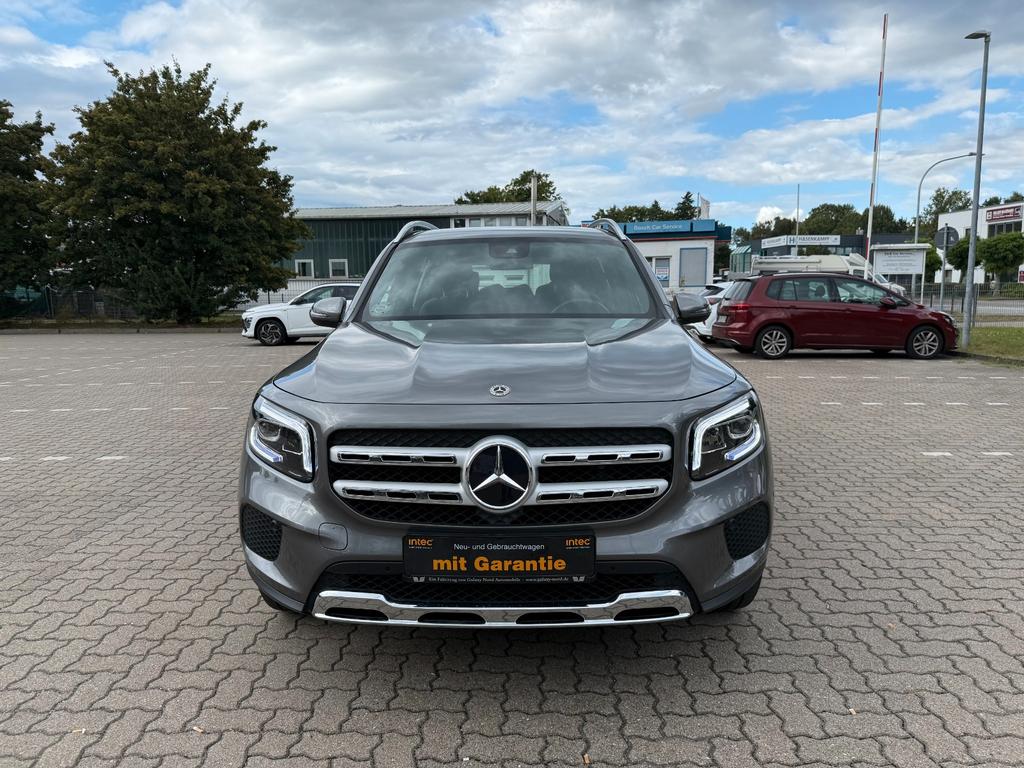 Mercedes-Benz GLB 220