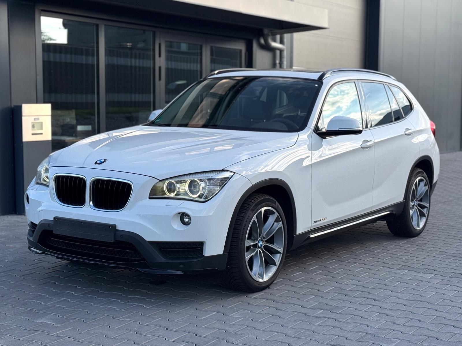 BMW X1 xDrive 20d PANO/SHADOW-LINE/BI-XEN/NAVI