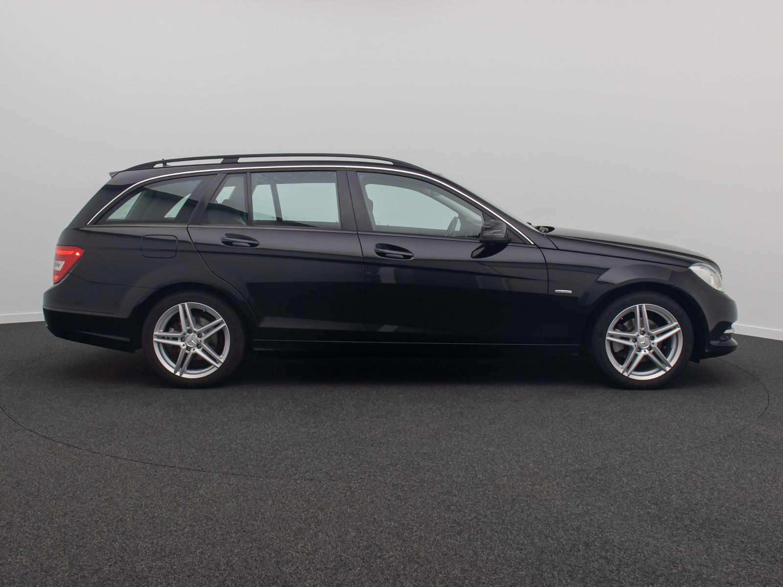 Fahrzeugabbildung Mercedes-Benz C 180 BlueEfficiency AHK Navi HiFi PDC KlimaAut