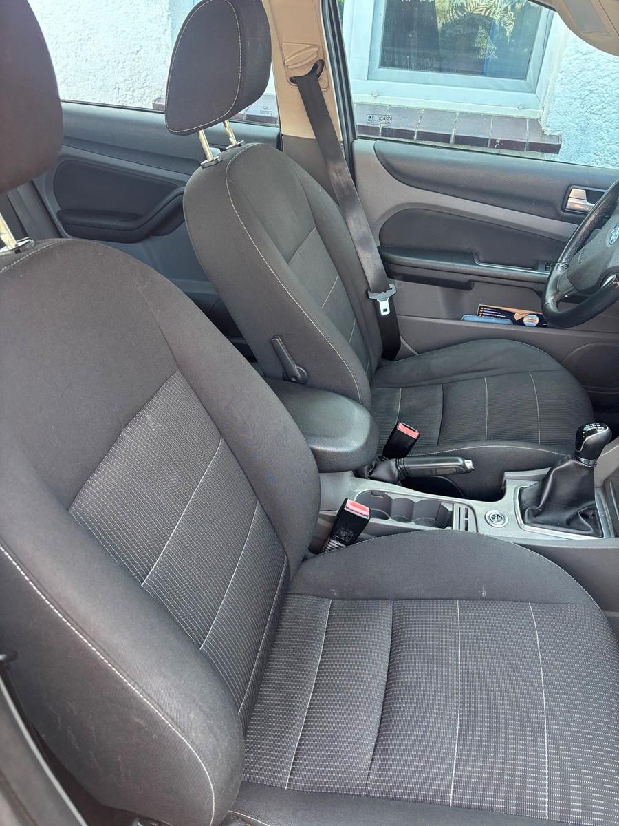 Ford Focus 2010 — photo 5