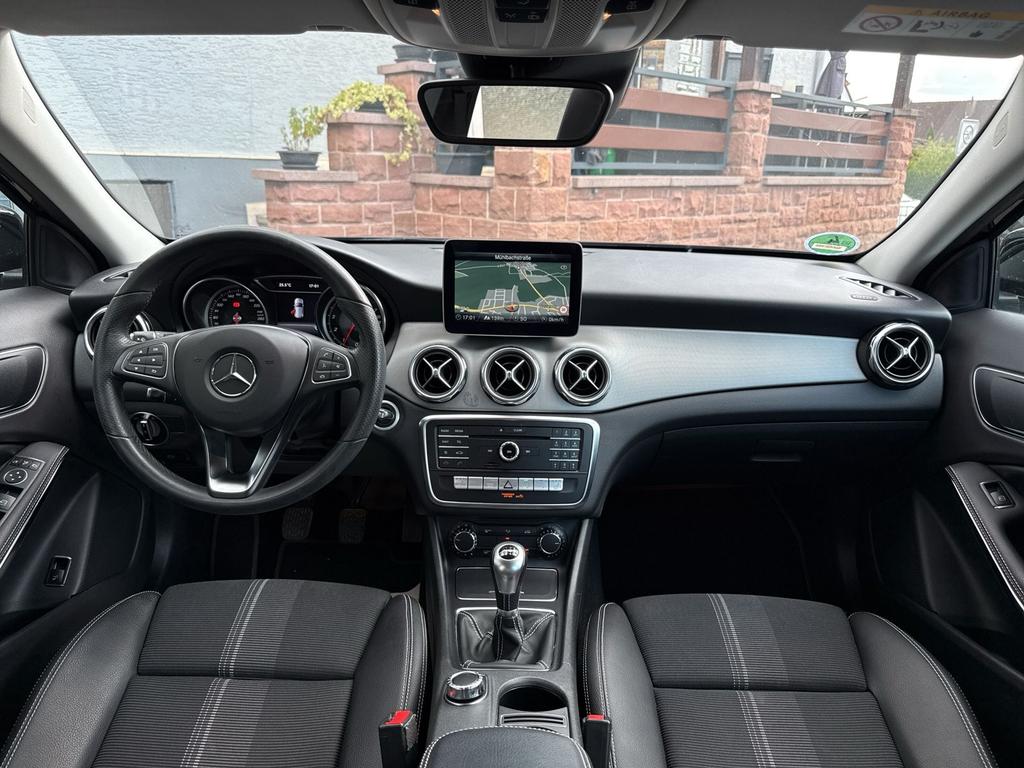 Mercedes-Benz GLA 180