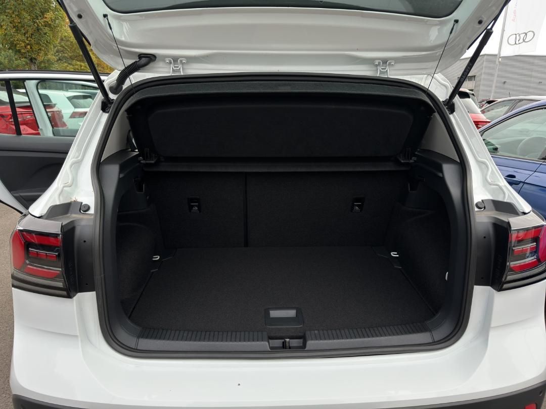 Fahrzeugabbildung Volkswagen T-Cross 1.0 TSI 70 kW Life LED,Navi,SHZ,ACC,PDC