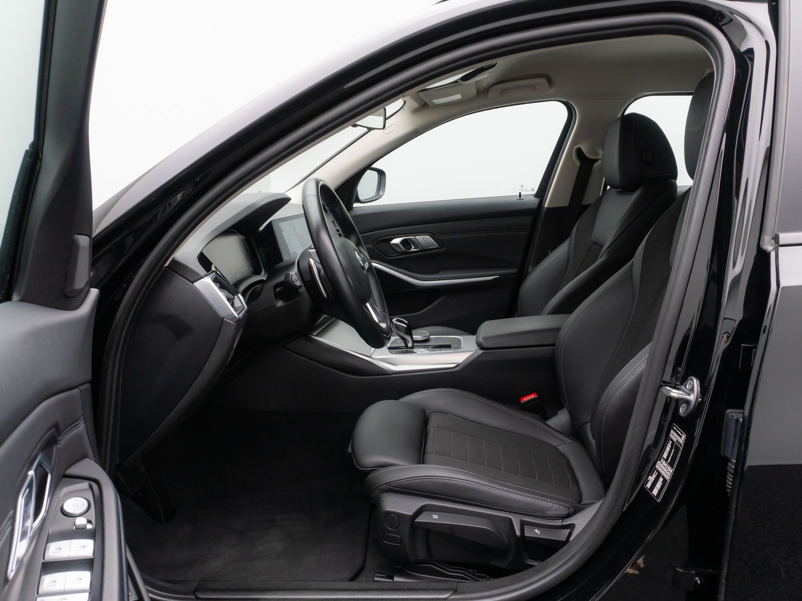 Fahrzeugabbildung BMW 320d DAB HiFi PDC Alarm Sport Geschwindigkeitsre