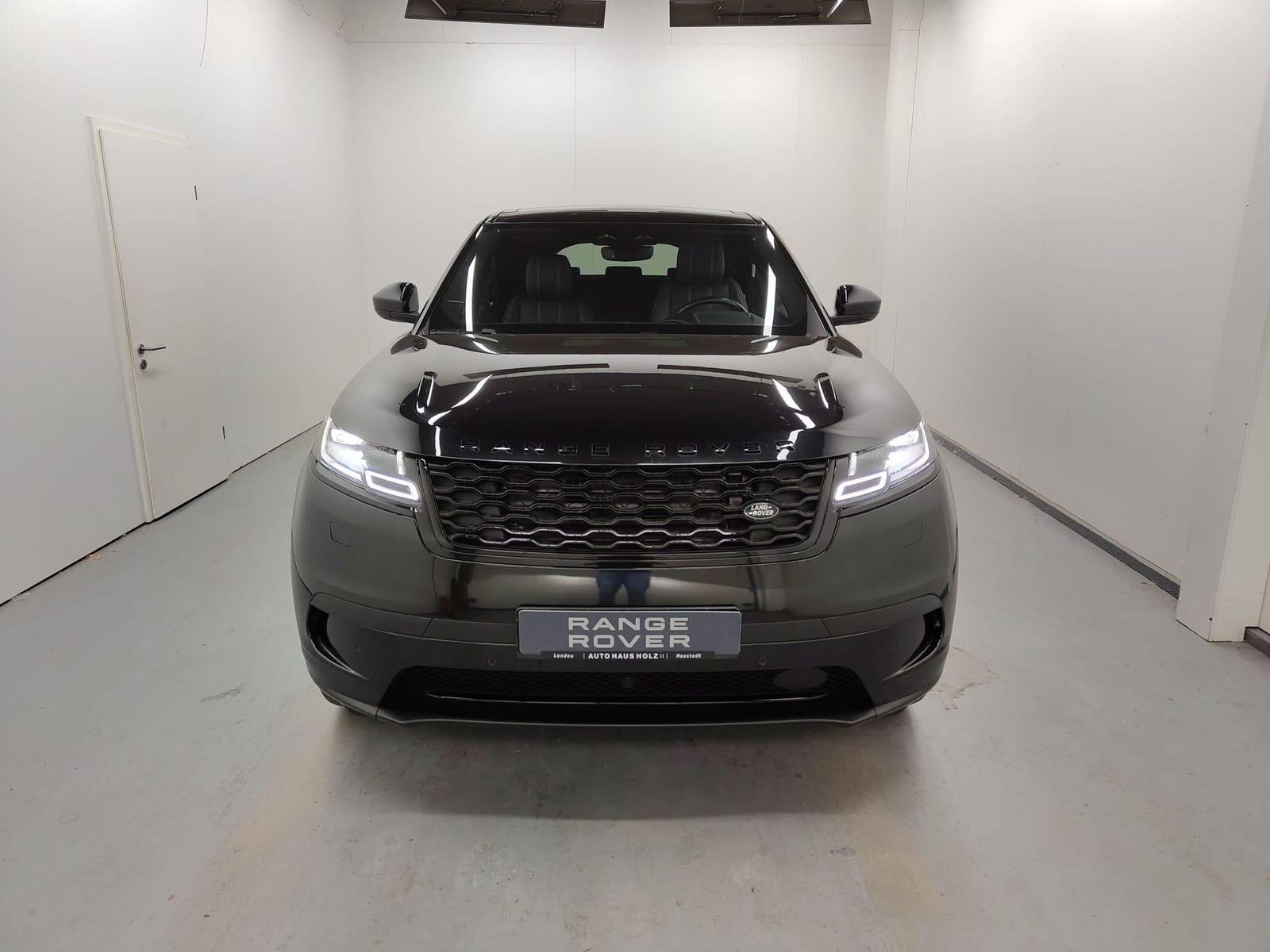 LAND ROVER Range Rover Velar  P400e S Pano Winter Black – Bild 6
