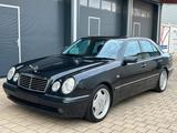 Mercedes-Benz Mercedes E55  AMG - Mercedes-Benz E 55 AMG von privat