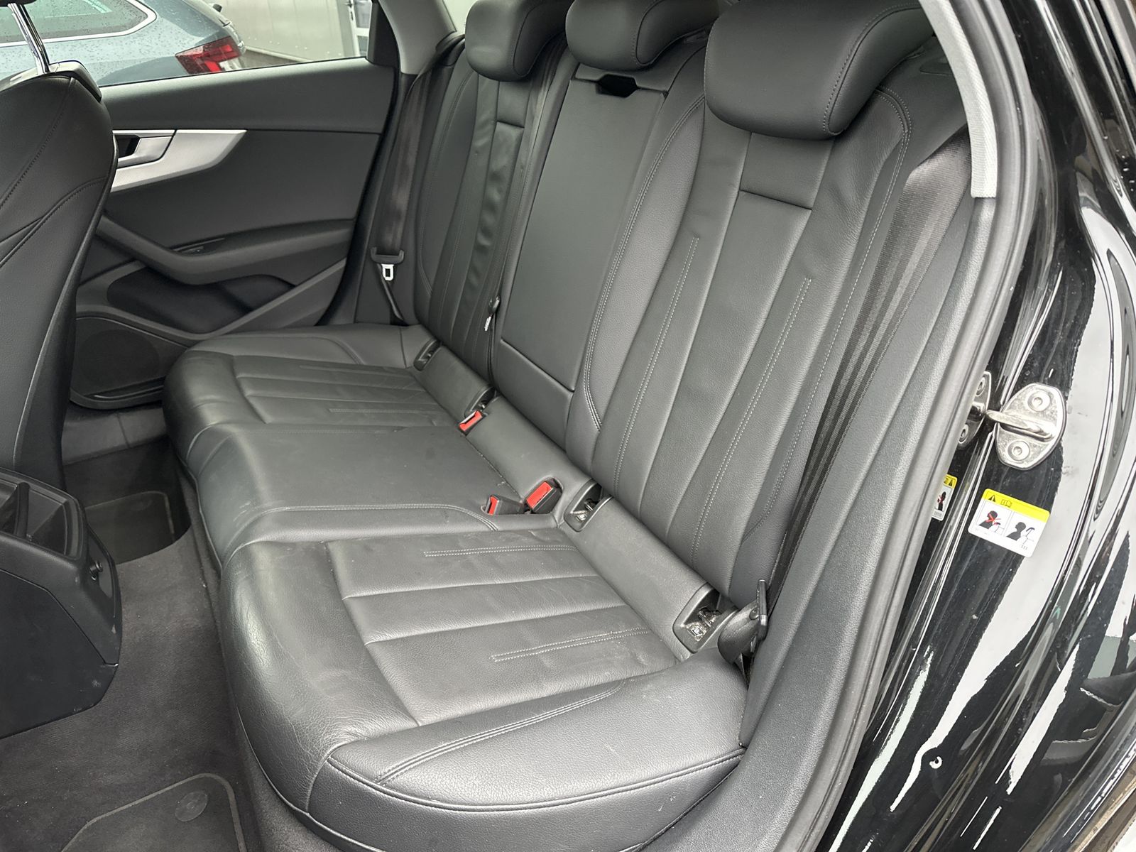 Fahrzeugabbildung Audi A4 Avant 40 TDI S-Tronic Sport NAV+LED+VCOCKPIT