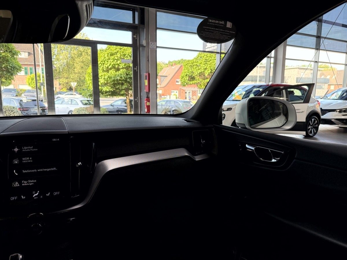 Volvo XC60 T8 AWD R-Design Pano ACC HUD AHK Standhzg foto 15