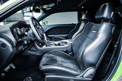 DODGE Challenger SRT 6.4l V8 - Unfallfrei - DE Modell