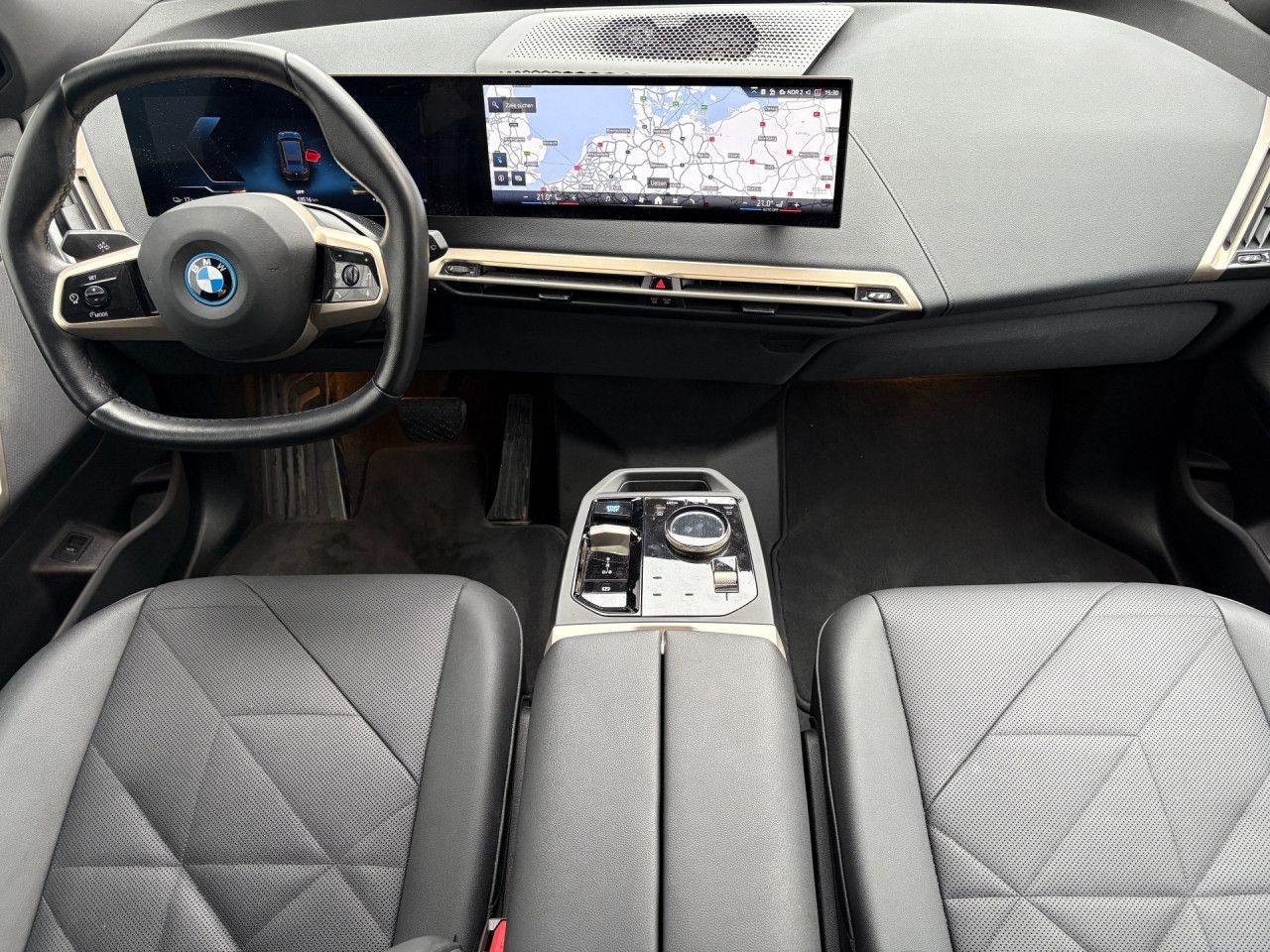 BMW iX - Bild 13