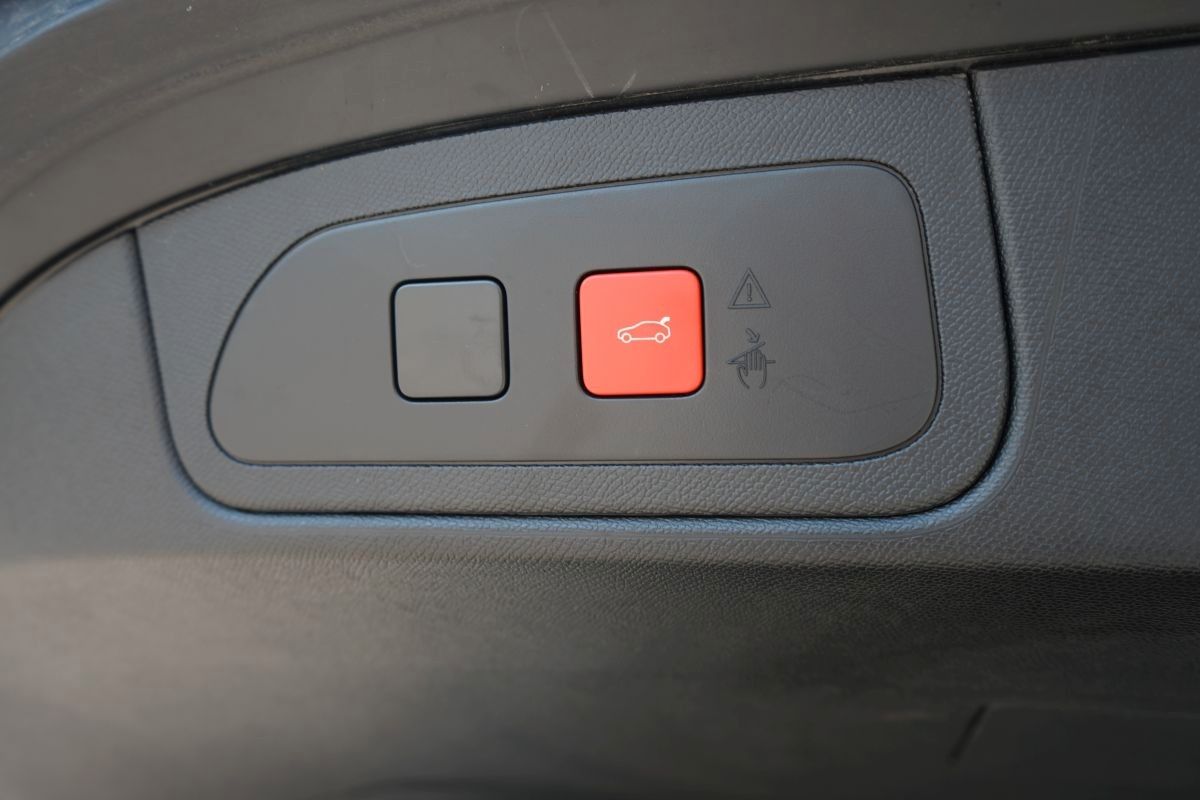 Fahrzeugabbildung DS Automobiles DS7 (Crossback) Performance Line + 360 Kamera