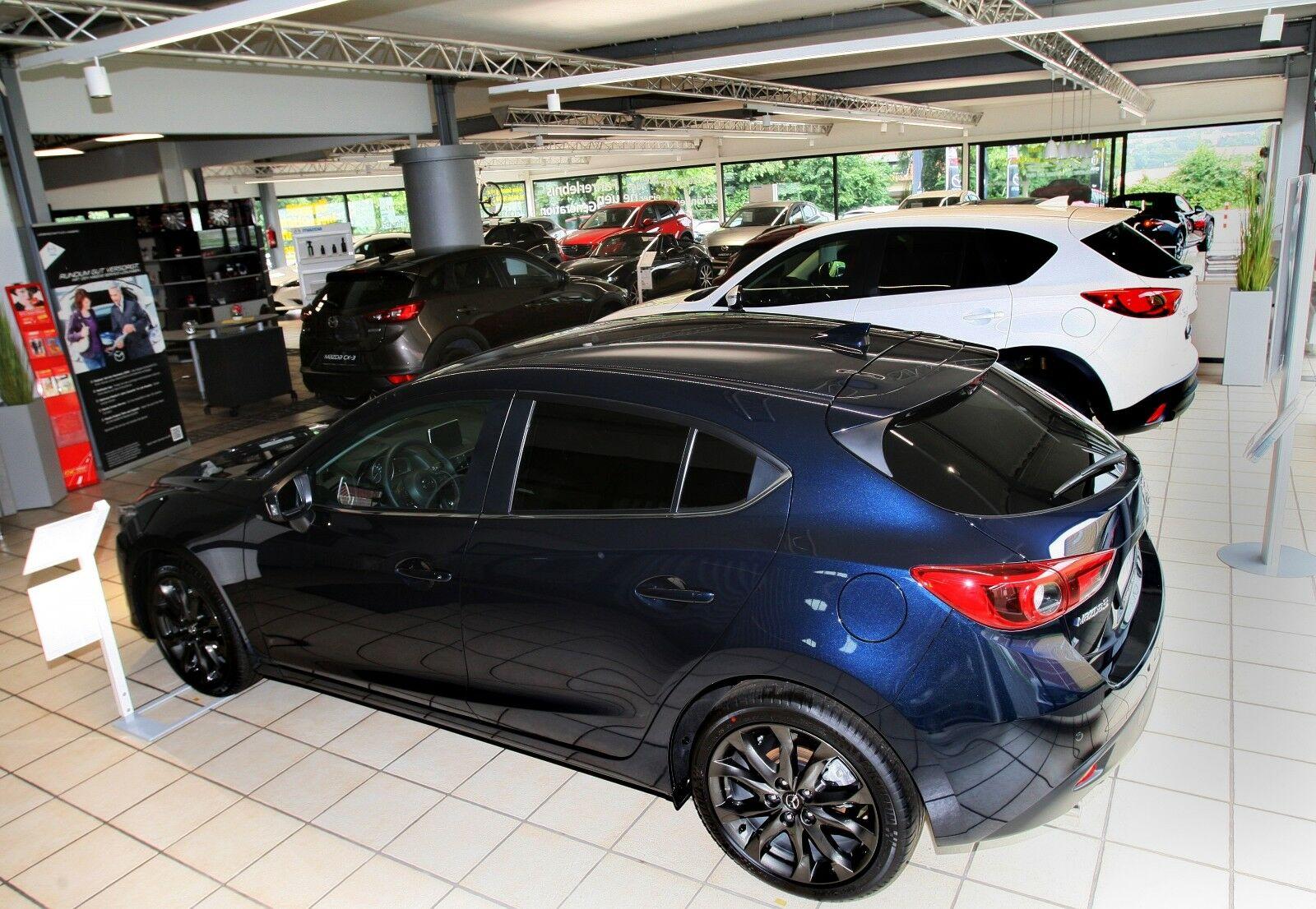 showroom-image-top