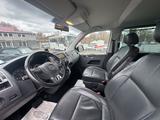 Volkswagen T5 Caravelle LANG /8-SITZE/ LEDER/ KLIMA HINTEN - Volkswagen T5 in Berlin