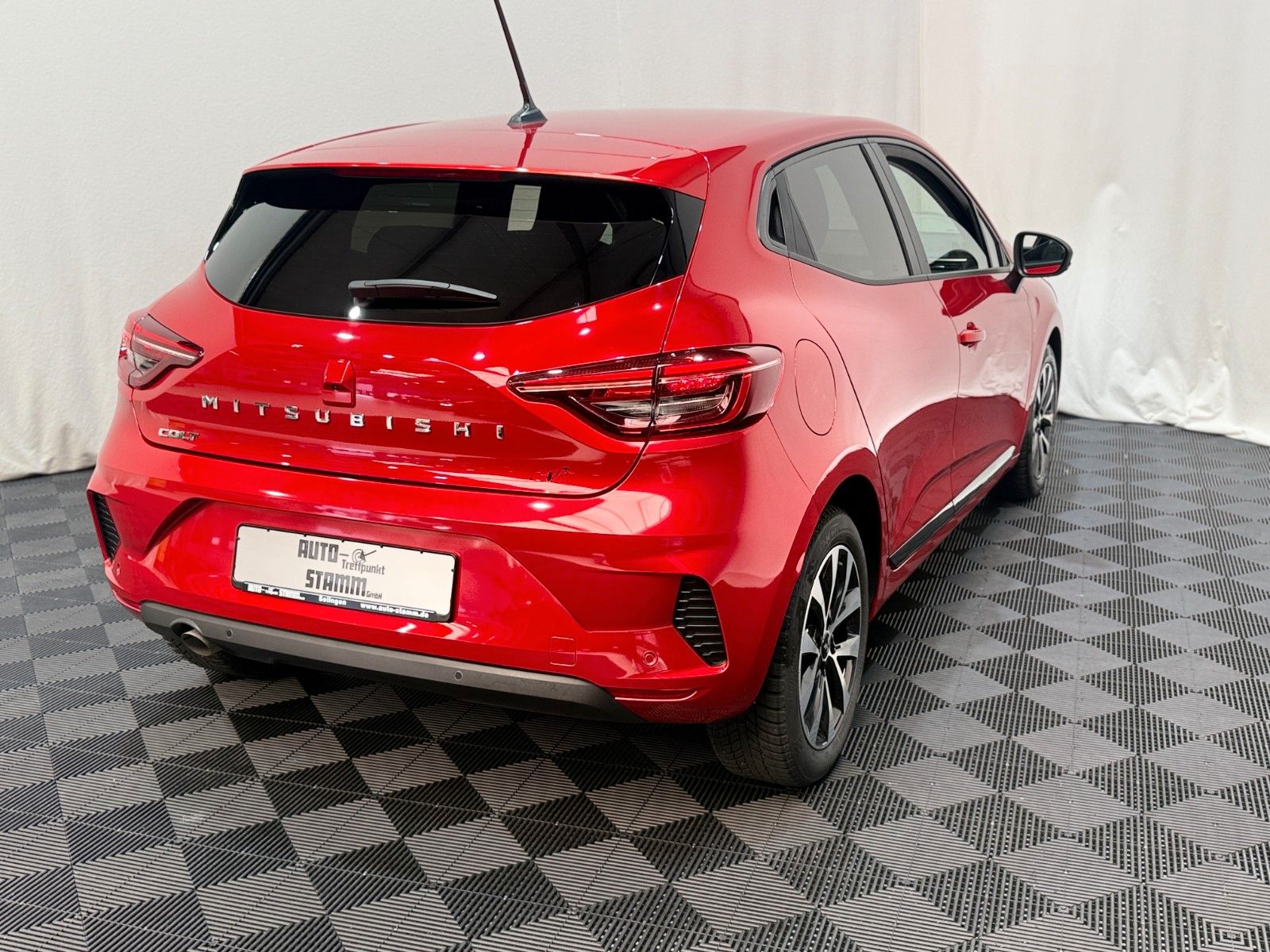 Fahrzeugabbildung Mitsubishi Colt 1.0 Plus / LED / RFK / Apple Carplay