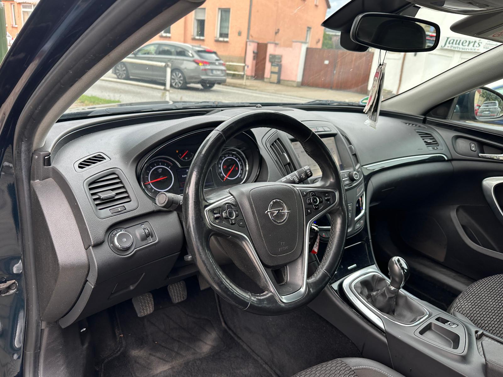 Opel Insignia XENON + KLIMAAUTO + BEH-LENKRAD + PDC