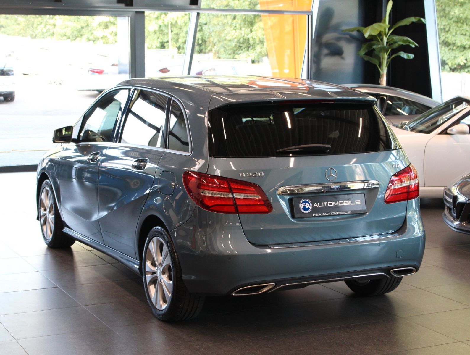 Fahrzeugabbildung Mercedes-Benz B 220 CDI Urban COMAND+LED+AHK+Totwinkel+PDC
